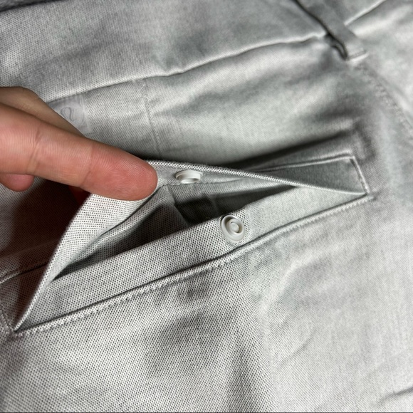 Lululemon Commission Relaxed Fit Short 11” Qwick Oxford Size 32 (White) - Picture 10 of 13